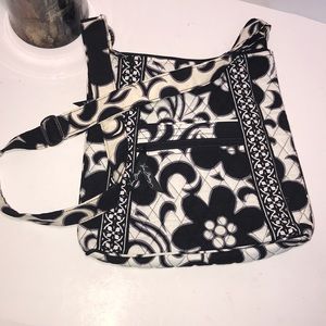 🌻$12🌻 Vera Bradley black/white cross body bag